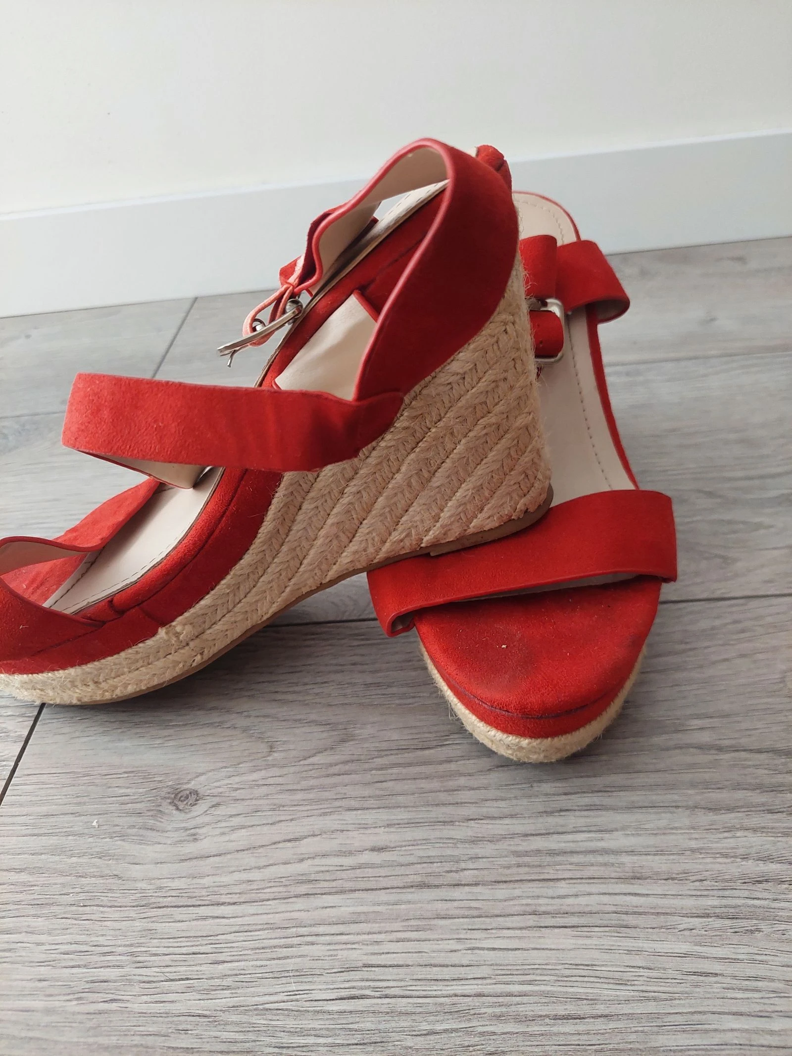 Bestelle - Sandalias rojas – photo 2